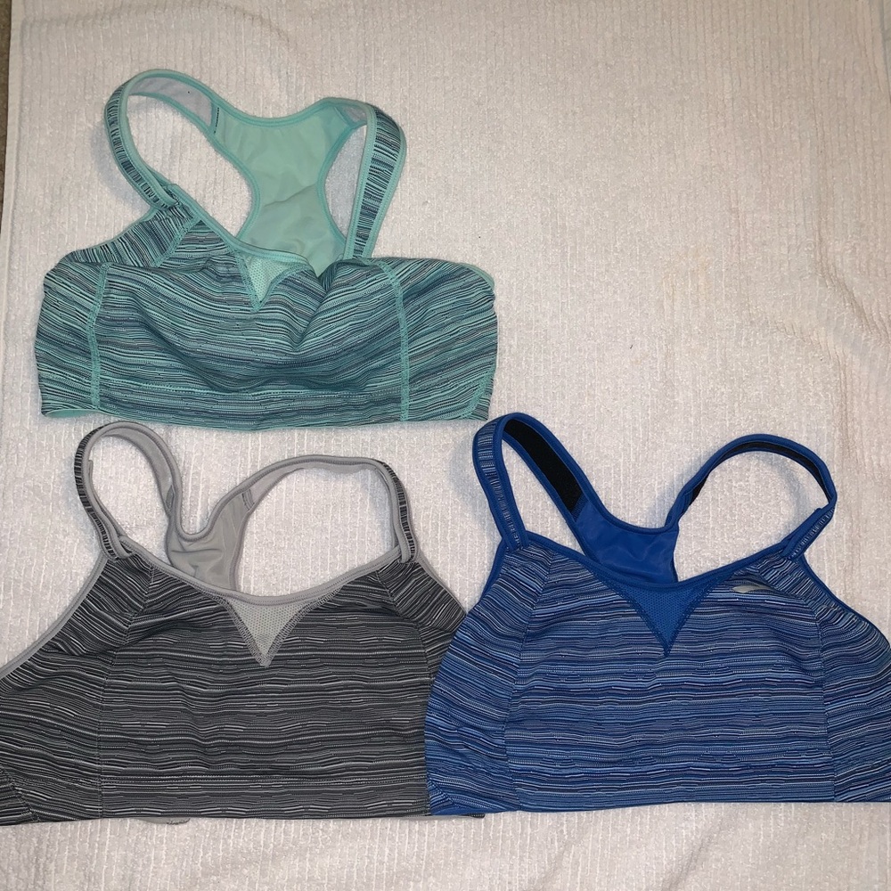 Brooks women’s sports bra x 3. Size 38D